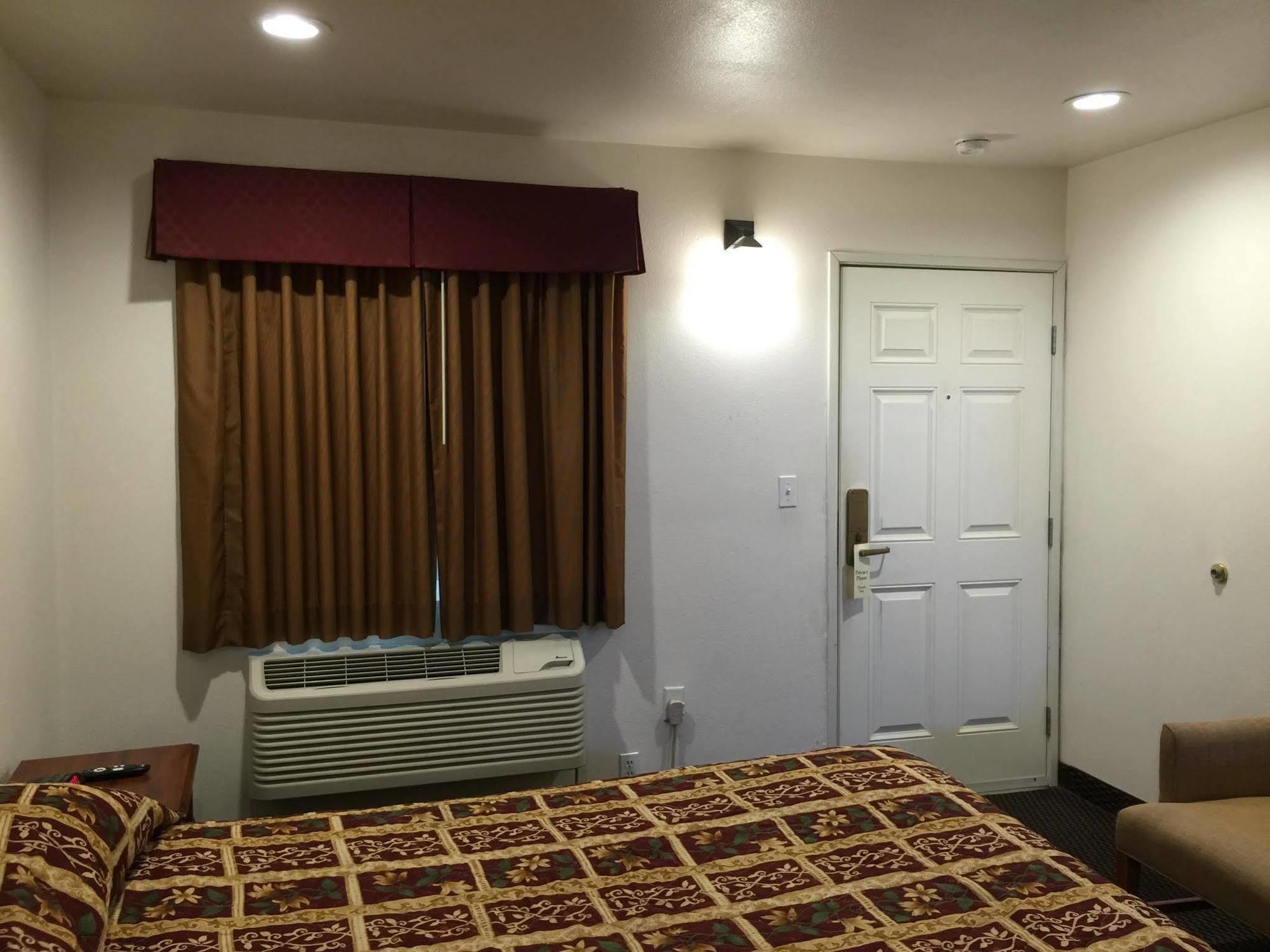 Escondido Inn Extérieur photo