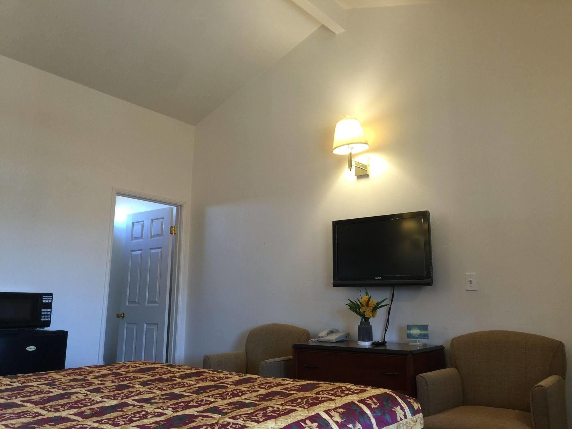 Escondido Inn Extérieur photo