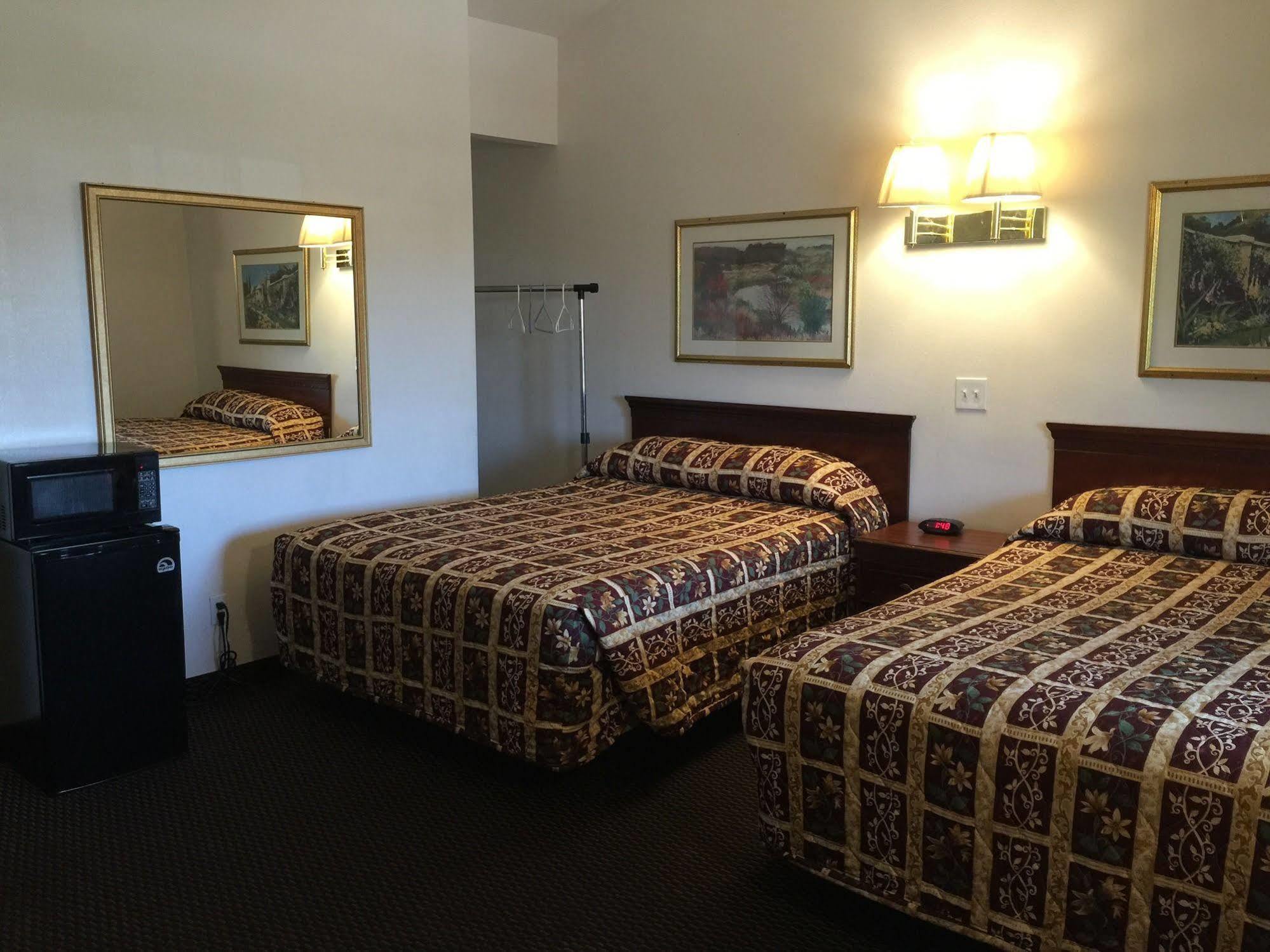 Escondido Inn Extérieur photo